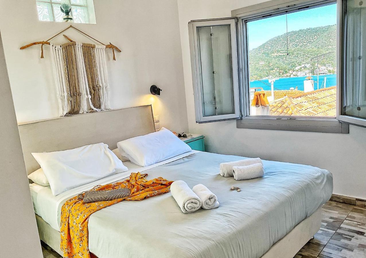 Gigi Rooms Poros Town Esterno foto